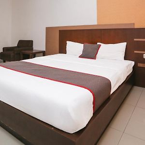 Collection O Cikarang Near Pollux Mall Formerly Hotel Pesona Cikarang
